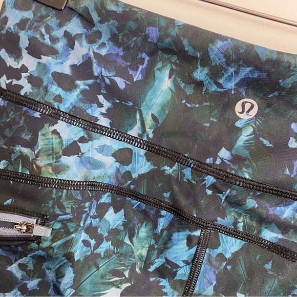 LULULEMON Run: Top Speed Crop Luxtreme Floral Backdrop Blue Black Green Size 4 - Picture 8 of 12